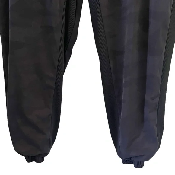 Athleta Brooklyn Lined Camo Jogger In Black Size 8